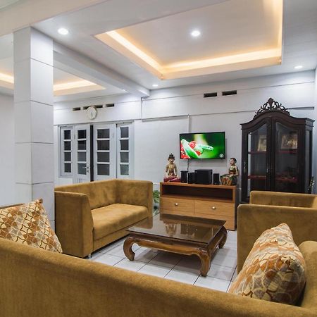 Ndalem Sarengat Apartment ยอกยาการ์ตา ภายนอก รูปภาพ