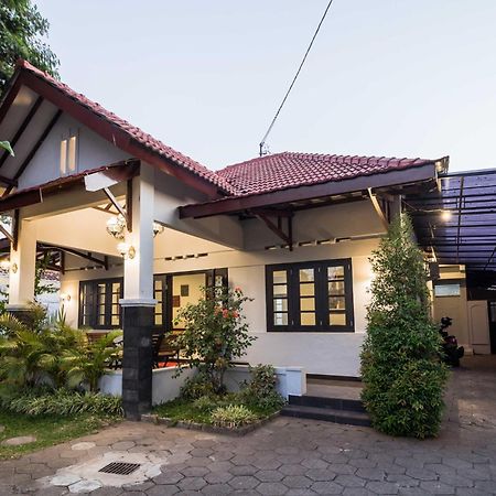 Ndalem Sarengat Apartment ยอกยาการ์ตา ภายนอก รูปภาพ