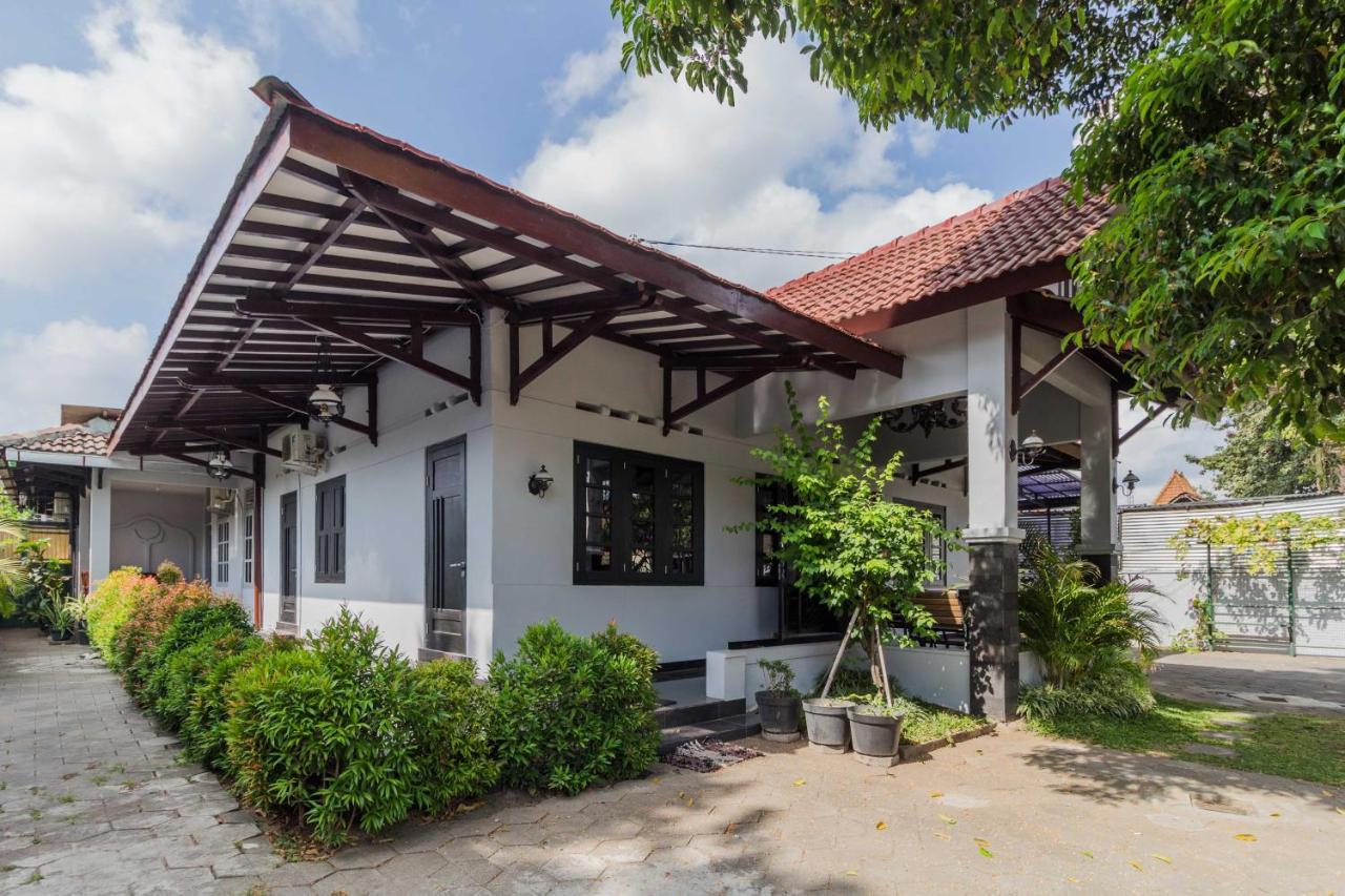 Ndalem Sarengat Apartment ยอกยาการ์ตา ภายนอก รูปภาพ