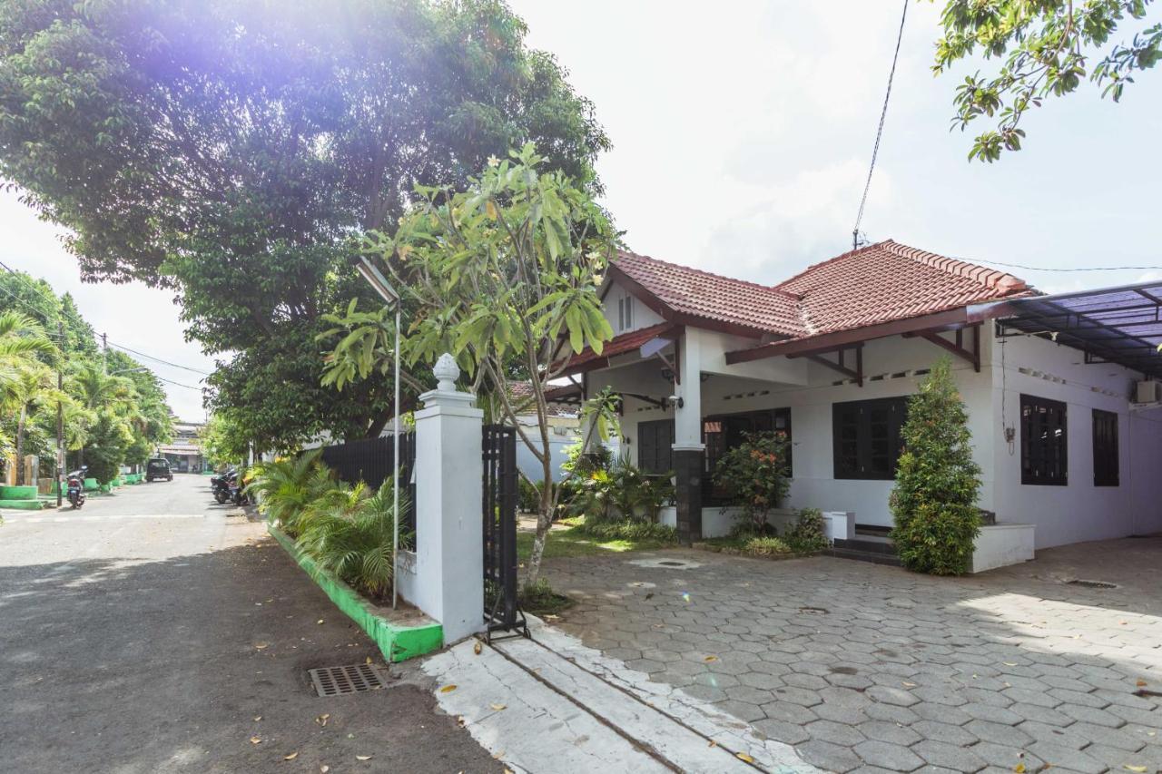 Ndalem Sarengat Apartment ยอกยาการ์ตา ภายนอก รูปภาพ
