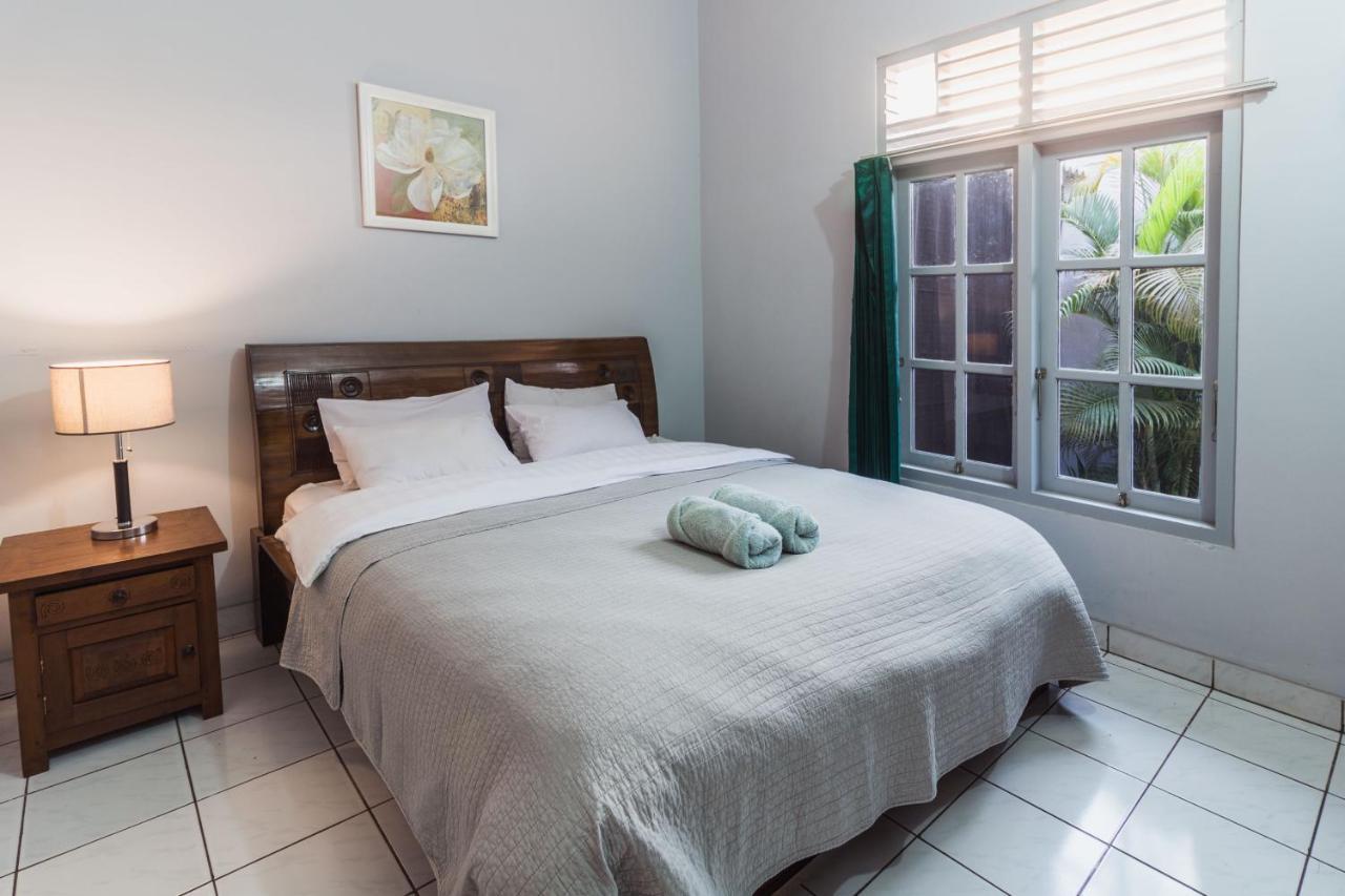 Ndalem Sarengat Apartment ยอกยาการ์ตา ภายนอก รูปภาพ