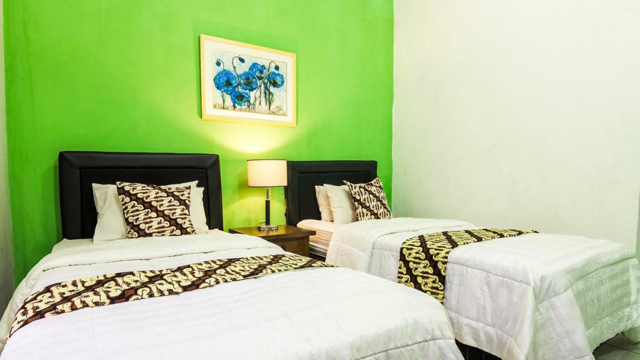 Ndalem Sarengat Apartment ยอกยาการ์ตา ภายนอก รูปภาพ