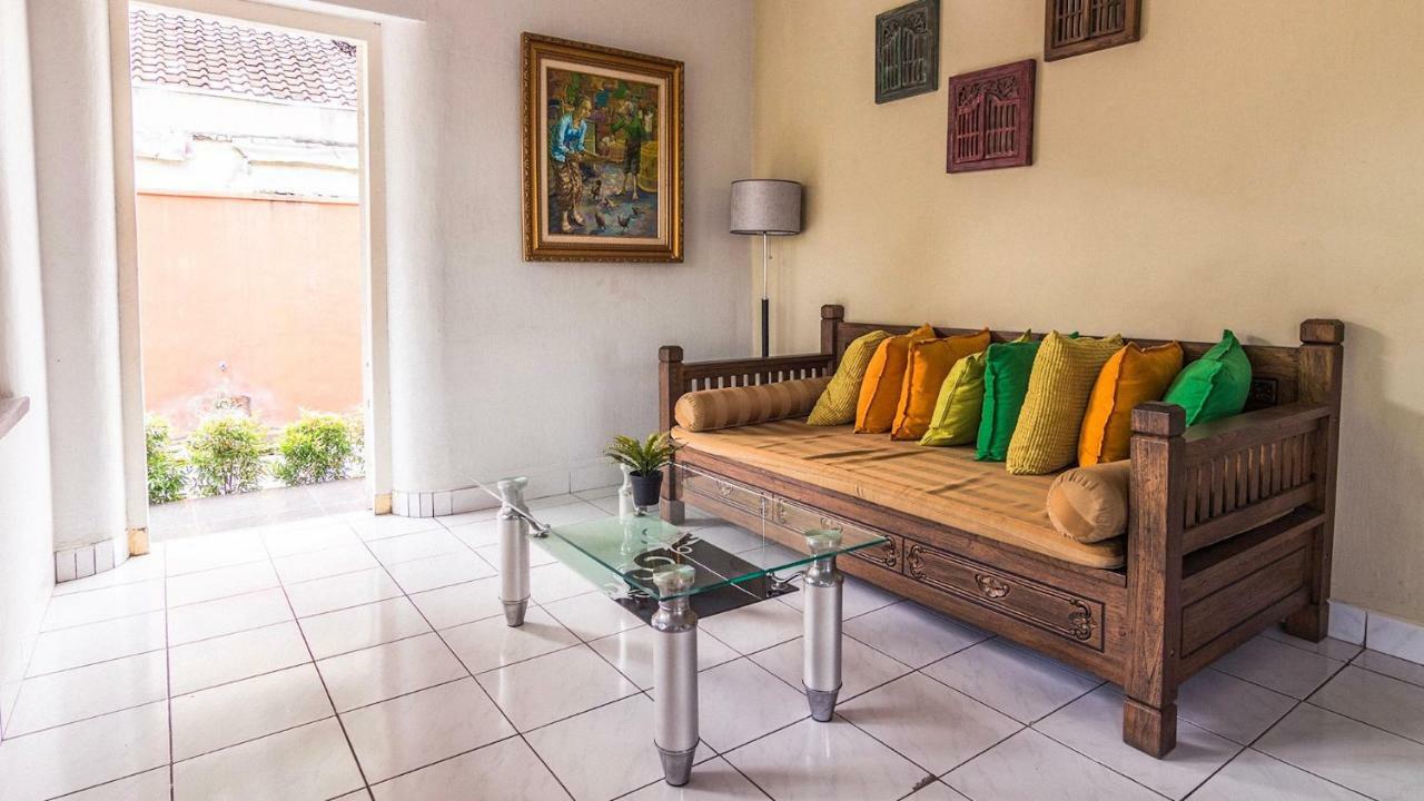 Ndalem Sarengat Apartment ยอกยาการ์ตา ภายนอก รูปภาพ